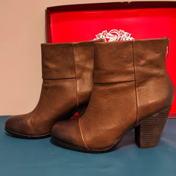 Vince Camuto Hadley Brown Leather Ankle 